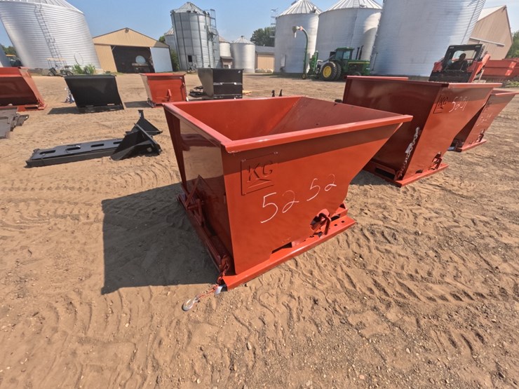 #5252-•-1.5-yard-self-dumping-hopper-image-1