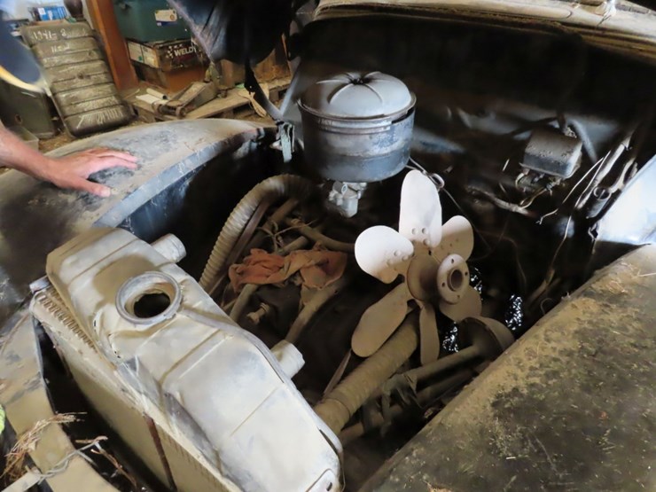 1940-ford-deluxe-2dr-sedan-image-9
