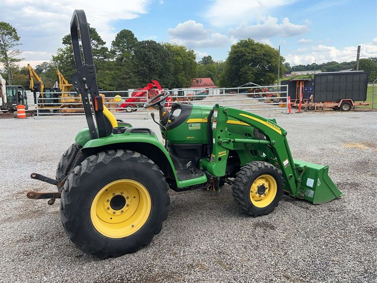 john-deere-3120-image-3