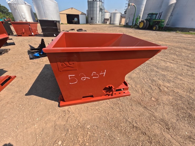#5254-•-1.5-yard-self-dumping-hopper-image-1