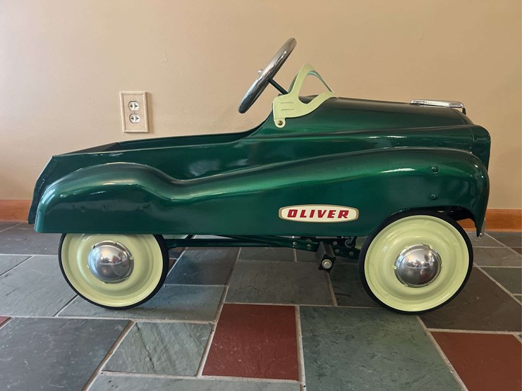 custom-oliver-pedal-car-image-2