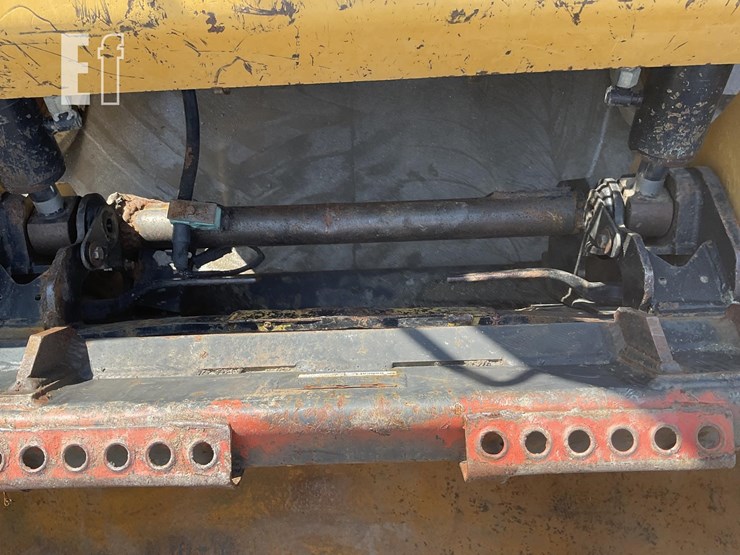 2016-caterpillar-259d-image-12