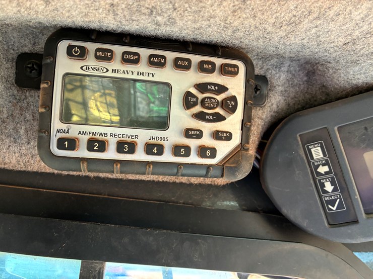 deere-333d-image-16
