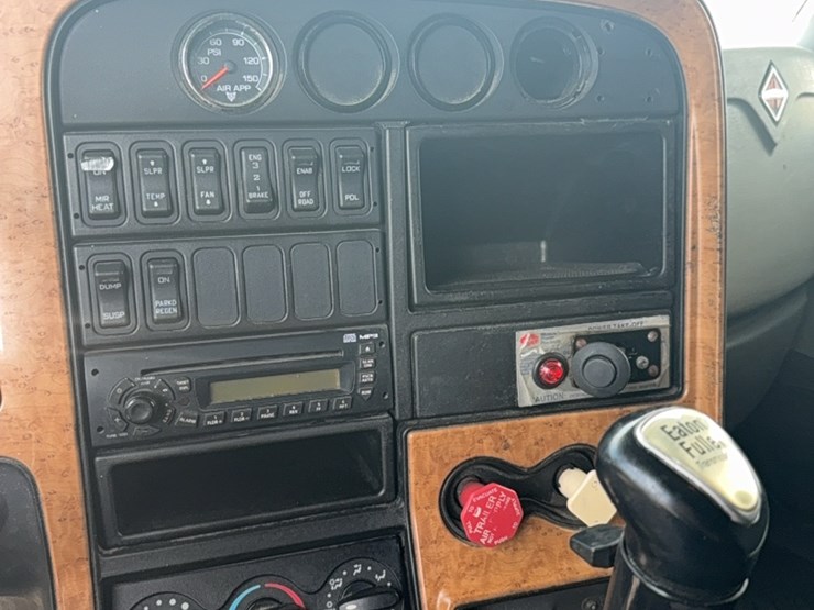 2010-international-prostar-image-10