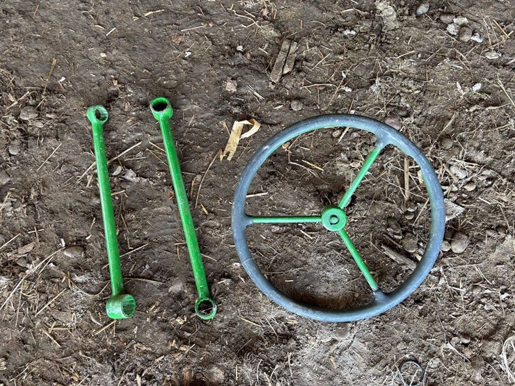 john-deere-starting-wheel-and-(2)-wheel-wrenches-image-1