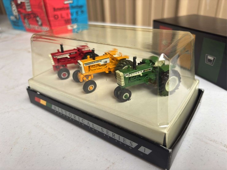 (2)-1/16-heritage-oliver-1655-+-1/64-agco-historical-set-nib-ertl-image-19