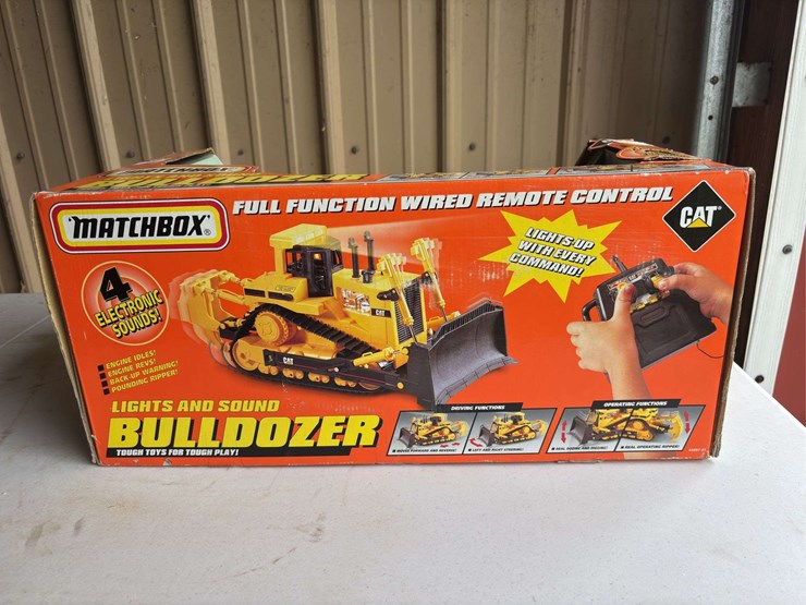 (3)-cat-bulldozer-remote-control-and-vehicle-models-image-11