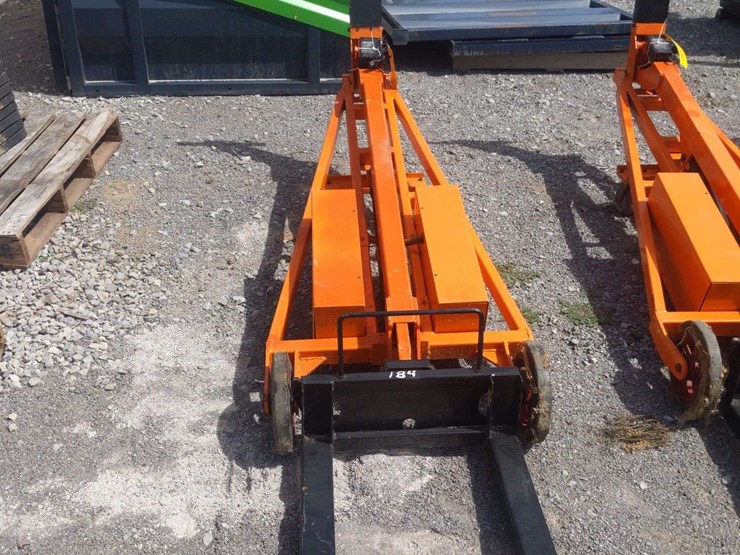 electric-pallet-jack-image-4