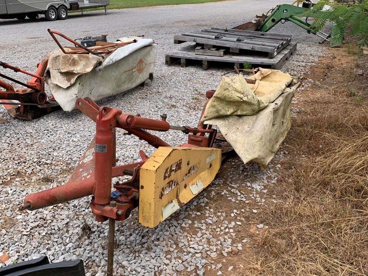 new-holland-452-image-1