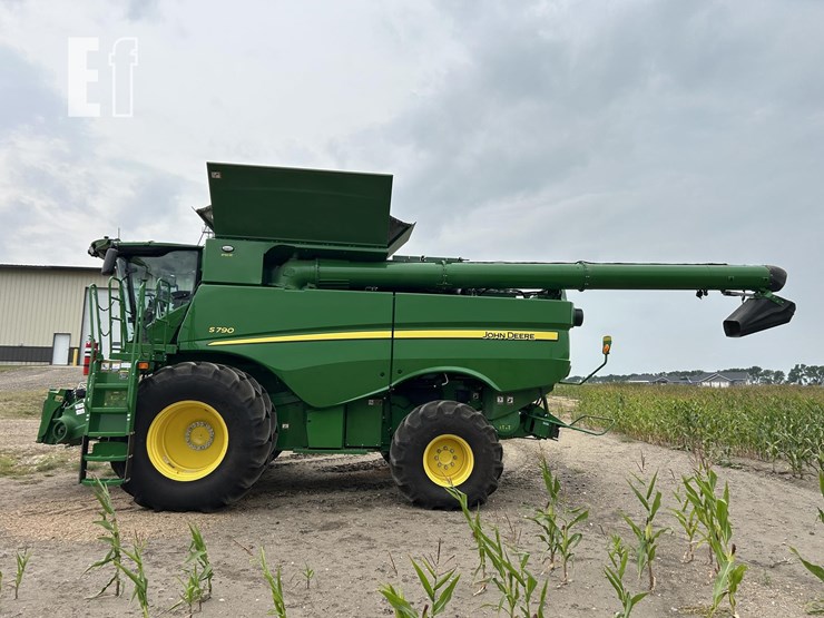 2024-john-deere-s790-image-6