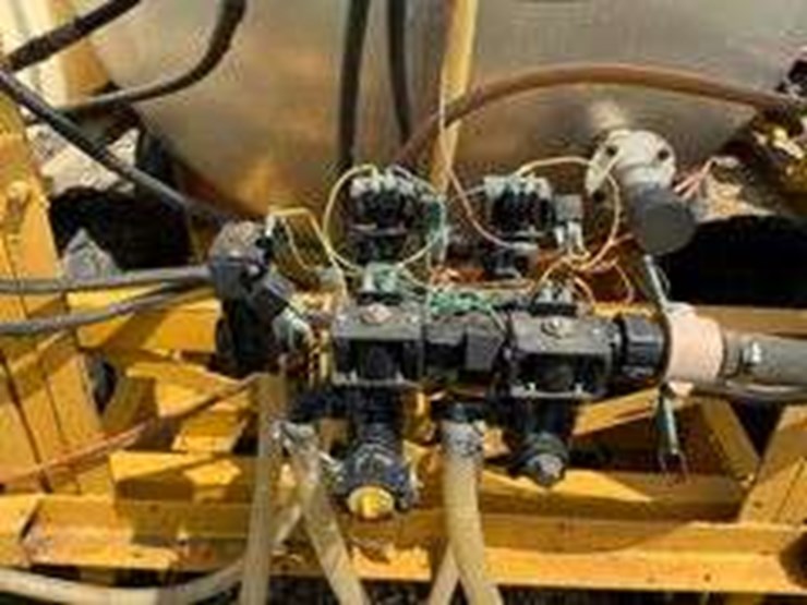 1000-gal-stainless-steel-sprayer-image-10