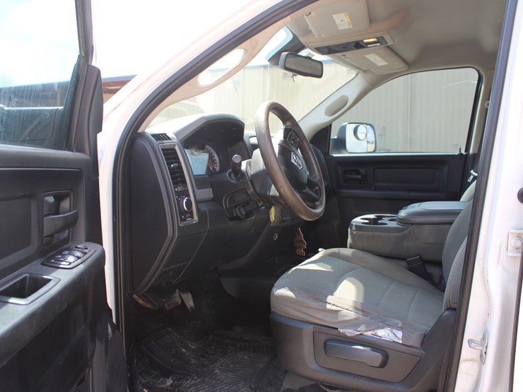 #2101-•-2015-ram-2500-pickup-truck-image-5