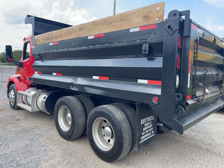 2017-peterbilt-579-image-21