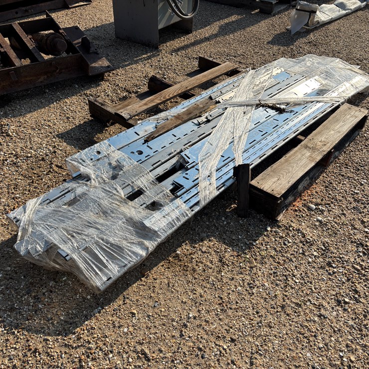 #1623 • PALLET WITH ASSORTED STAINLESS STEEL HINGES