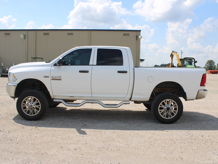 #2101-•-2015-ram-2500-pickup-truck-image-1