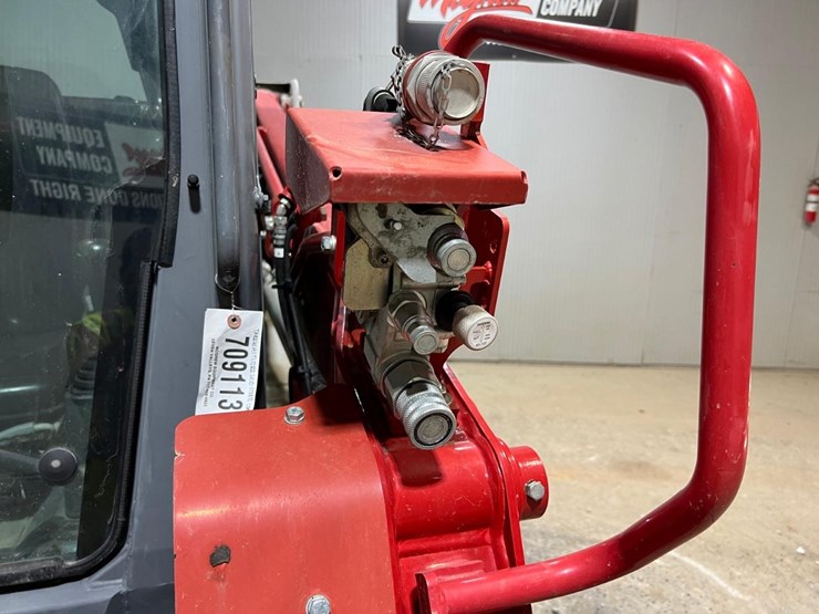 2023-takeuchi-tl12r2-image-11