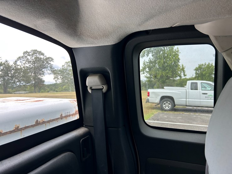 2010-dodge-dakota-image-28