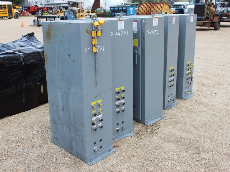 #3489-•-lot-of-5-outdoor-electrical-boxes-image-4