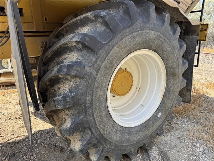 2005-john-deere-70-image-46