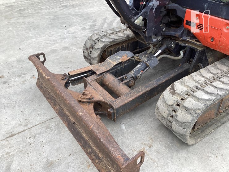 2017-kubota-kx040-4-image-9