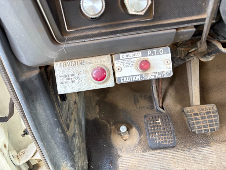 1992-ford-f700-image-57
