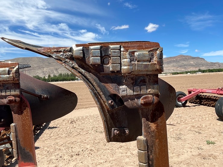 #9034-•-case-ih-6-bottom-roll-over-plow-image-12