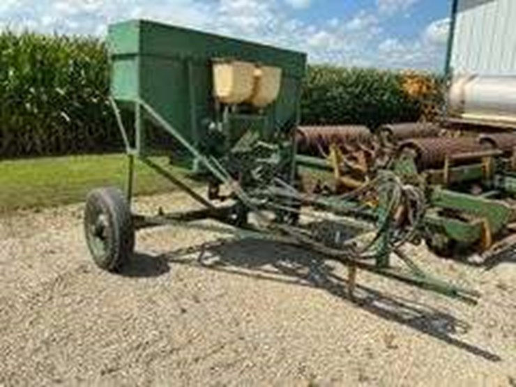 homemade-pull-type-seeder,-hyd.-opening-&-hyd.-fan,-separate-seeding,-big-&-small-image-3