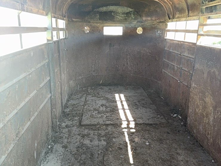 better-built-16’-livestock-trailer--no-title-image-5