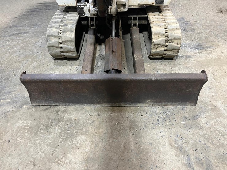 2000-bobcat-331-image-11