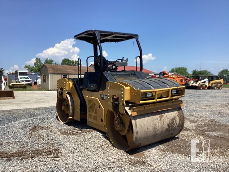 2019-caterpillar-cb8-image-6
