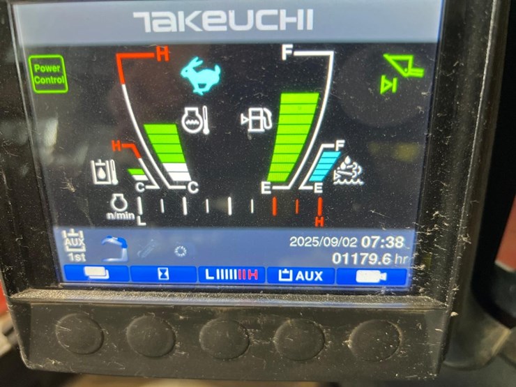 2023-takeuchi-tl12r2-image-23