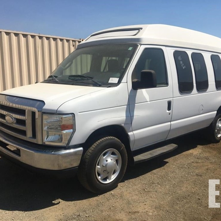 2014 FORD E150