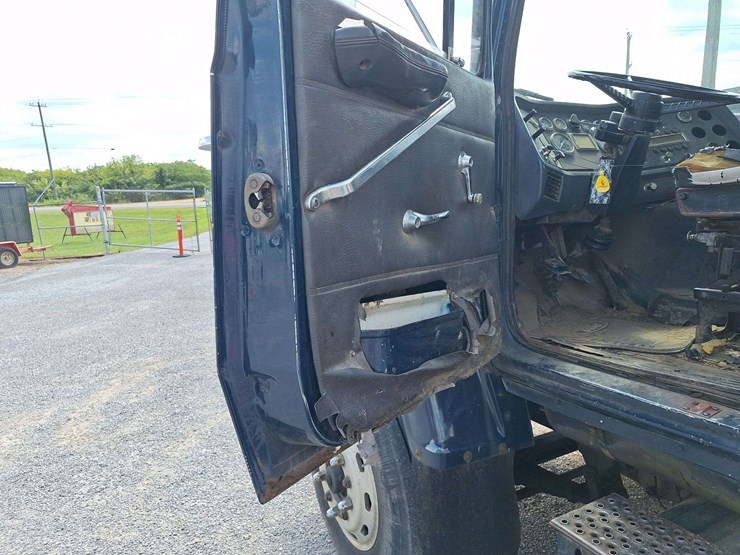 ford-l9000-image-19