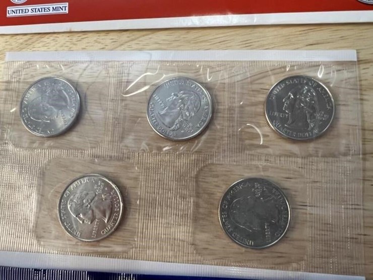 closet--2004-us-mint-coin-set-image-4