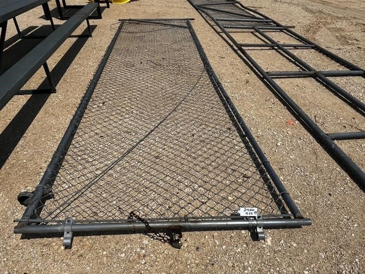l3--chain-link-entryway-gates-image-2