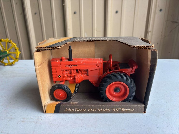 john-deere-16-image-4