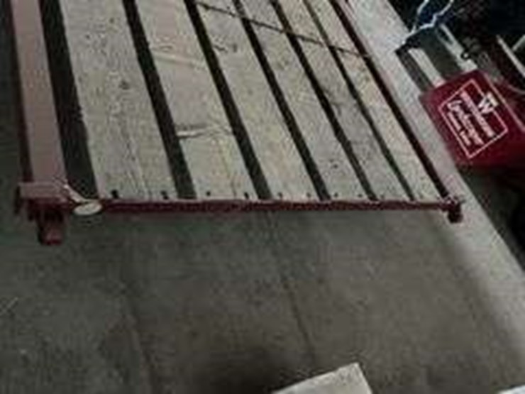 donahue-8’-x-28’-planter-trailer-image-4
