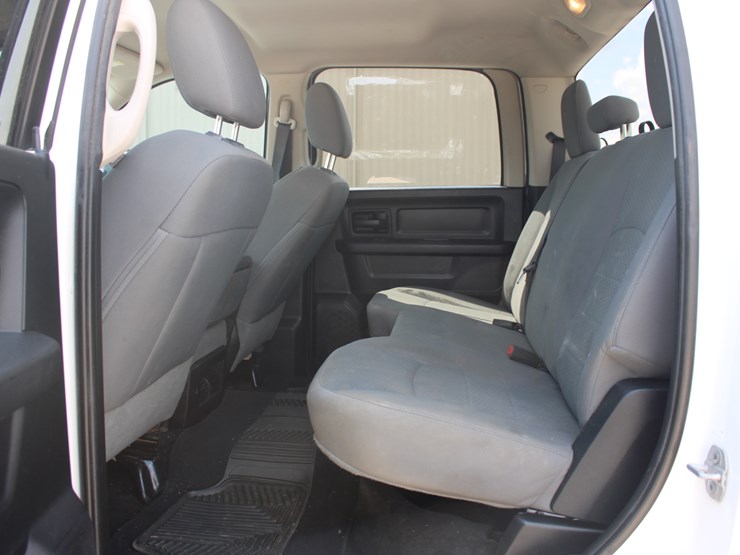 #2101-•-2015-ram-2500-pickup-truck-image-7