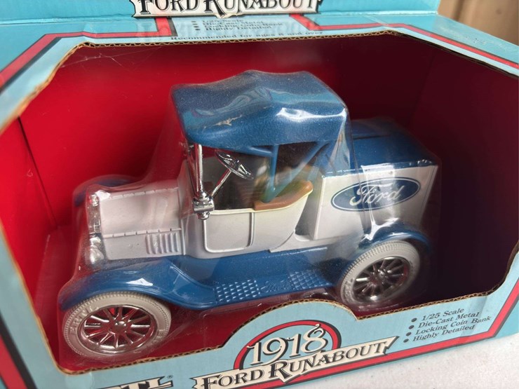 (3)-1/24-ford-bank-and-1/18-ford-hotrod-and-studebaker-golden-hawk-image-3