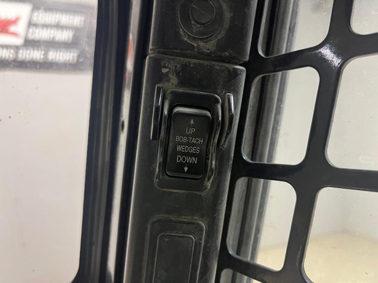 2018-bobcat-s650-image-22