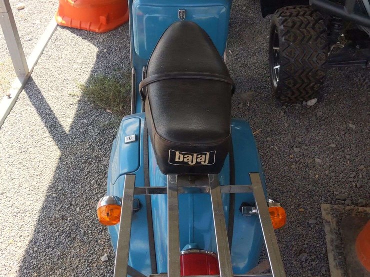 baja-chetak-250cc-scooter-non-runner-image-5