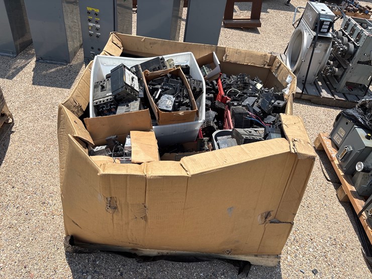 #3483-•-misc-lot-of-electrical-boxes-image-1