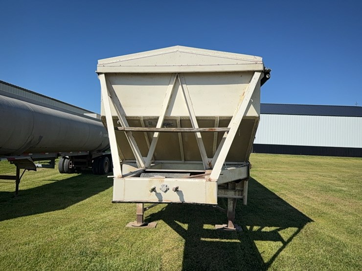 grain-hopper-trailer,-steel-frame-w/-aluminum-hoppers,-new-hopper-bearings,-roll-tarp,-homemade,-**title**-image-2