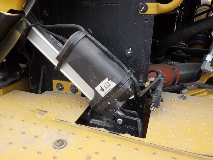 2022-caterpillar-980-image-32