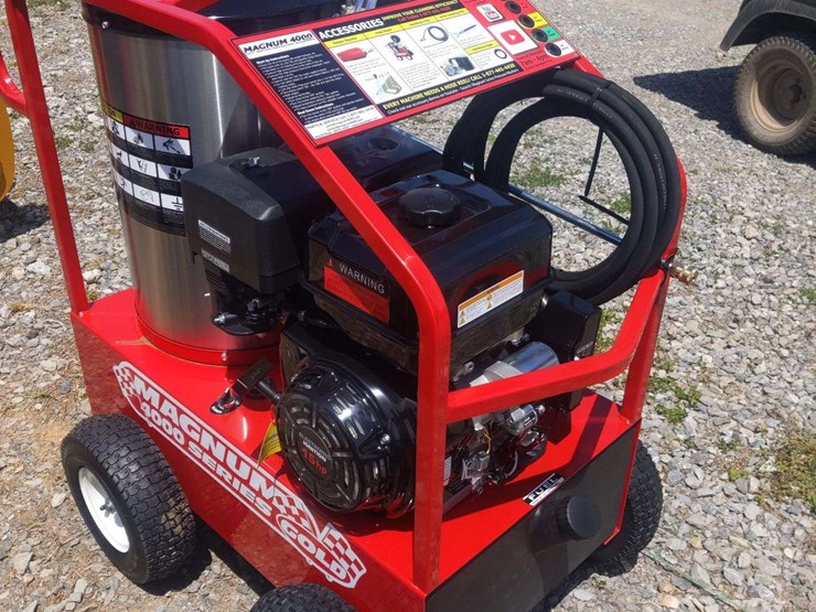 unused-magnum-4000-gold-hot-water-pressure-washer-image-3