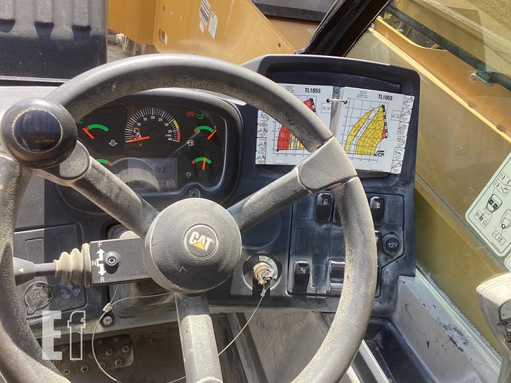 2021-caterpillar-tl1055-image-16