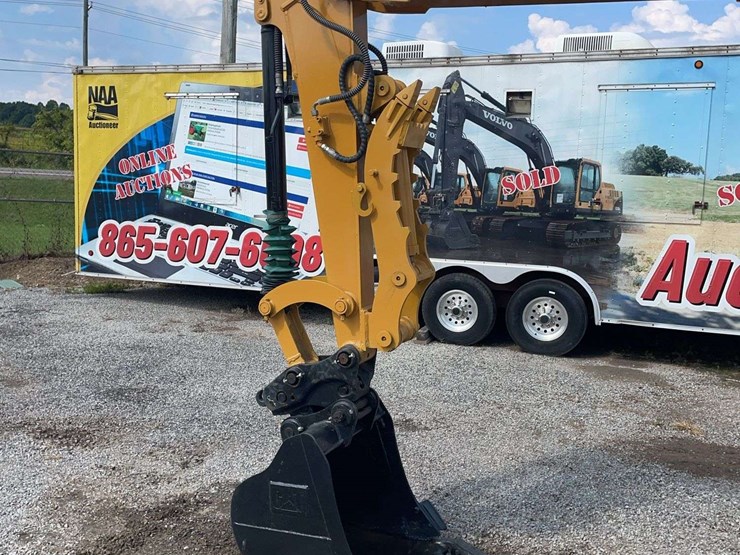 2021-caterpillar-305.5-image-10
