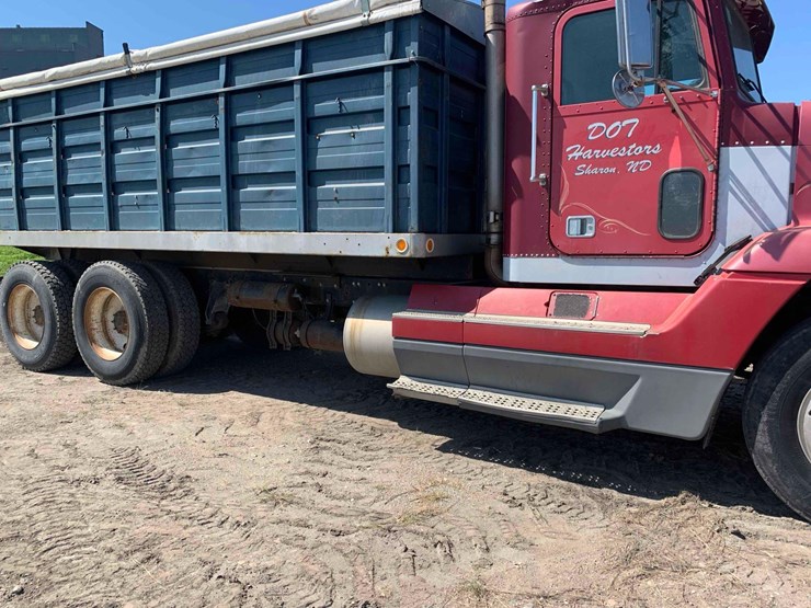 1990-freightliner-grain-truck-image-4