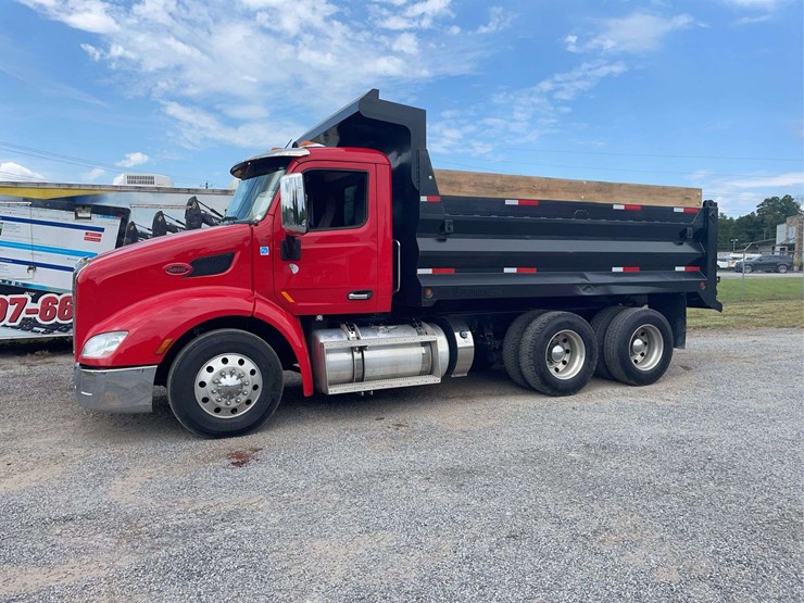 2017-peterbilt-579-image-2