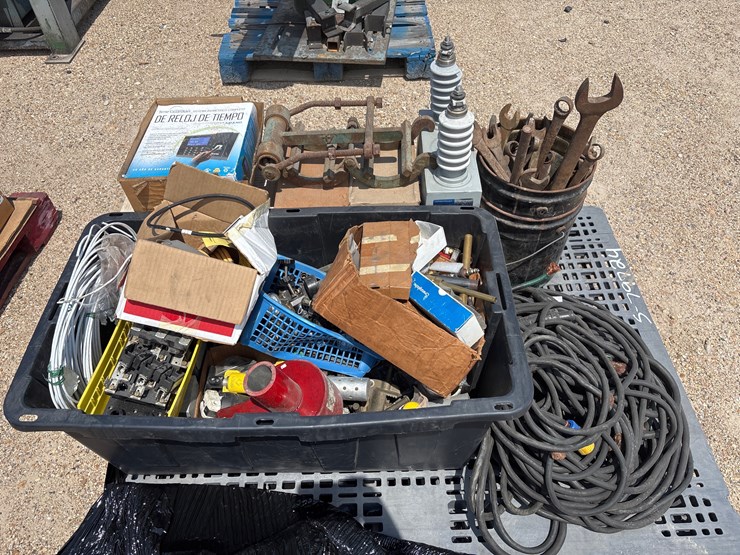 #3481-•-misc-lot-of-electrical-items-image-2